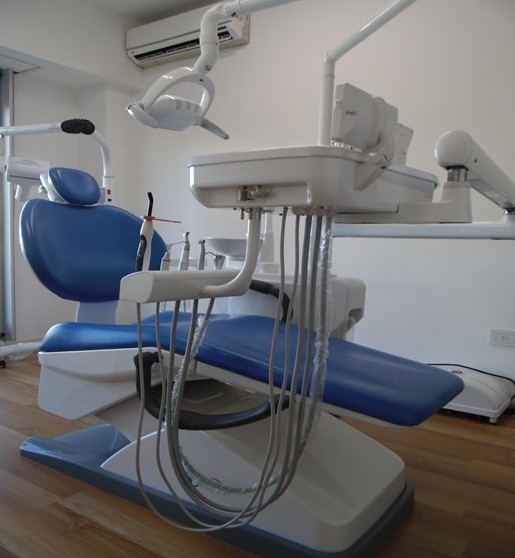 Consultorio odontológico A&R en Villa Urquiza con sillón ergonómico e instrumental moderno
